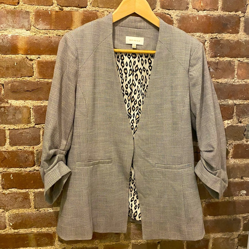 **Relisted** Blazer w/ leopard print lining